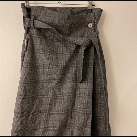 Aritzia wool skirt, NWT - Picture 2 of 2
